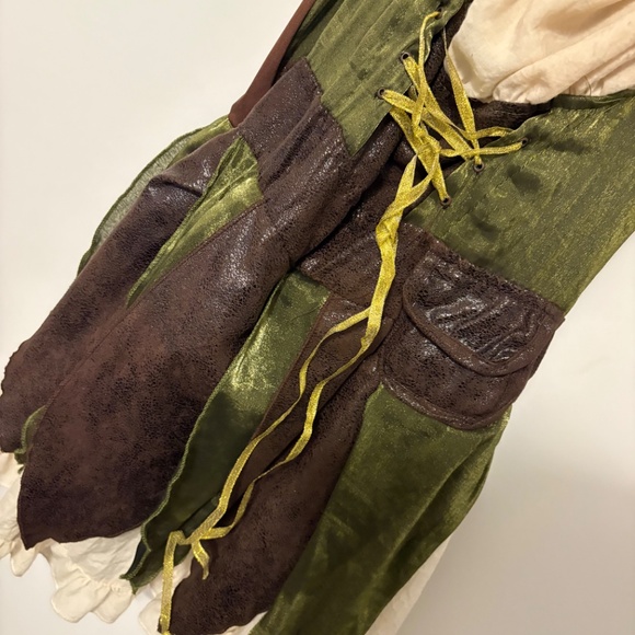 Halloween outfit - Picture 4 of 6